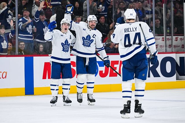 Jan 18, 2025; Montreal, Quebec, CAN; Toronto Maple Leafs center Auston Matthews (34) celebrates with his teammates his goal against the Montreal Canadiens during the third period at Bell Centre. Mandatory Credit: David Kirouac-Imagn Images - Source: Imagn