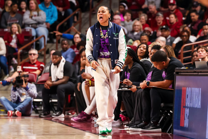 Dawn Staley puts emphasis on officiating ahead of enticing game vs Kim Mulkey’s LSU