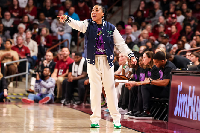 “She has really stepped her game up”: College hoops fans appreciate South Carolina star’s bold message to $12 million worth Dawn Staley