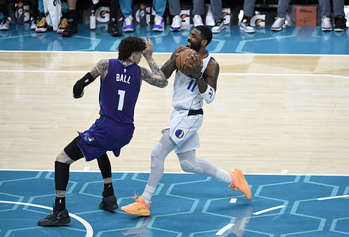 Kyrie Irving praises LaMelo Ball and his brothers after Monday's duel. (Photo: IMAGN)