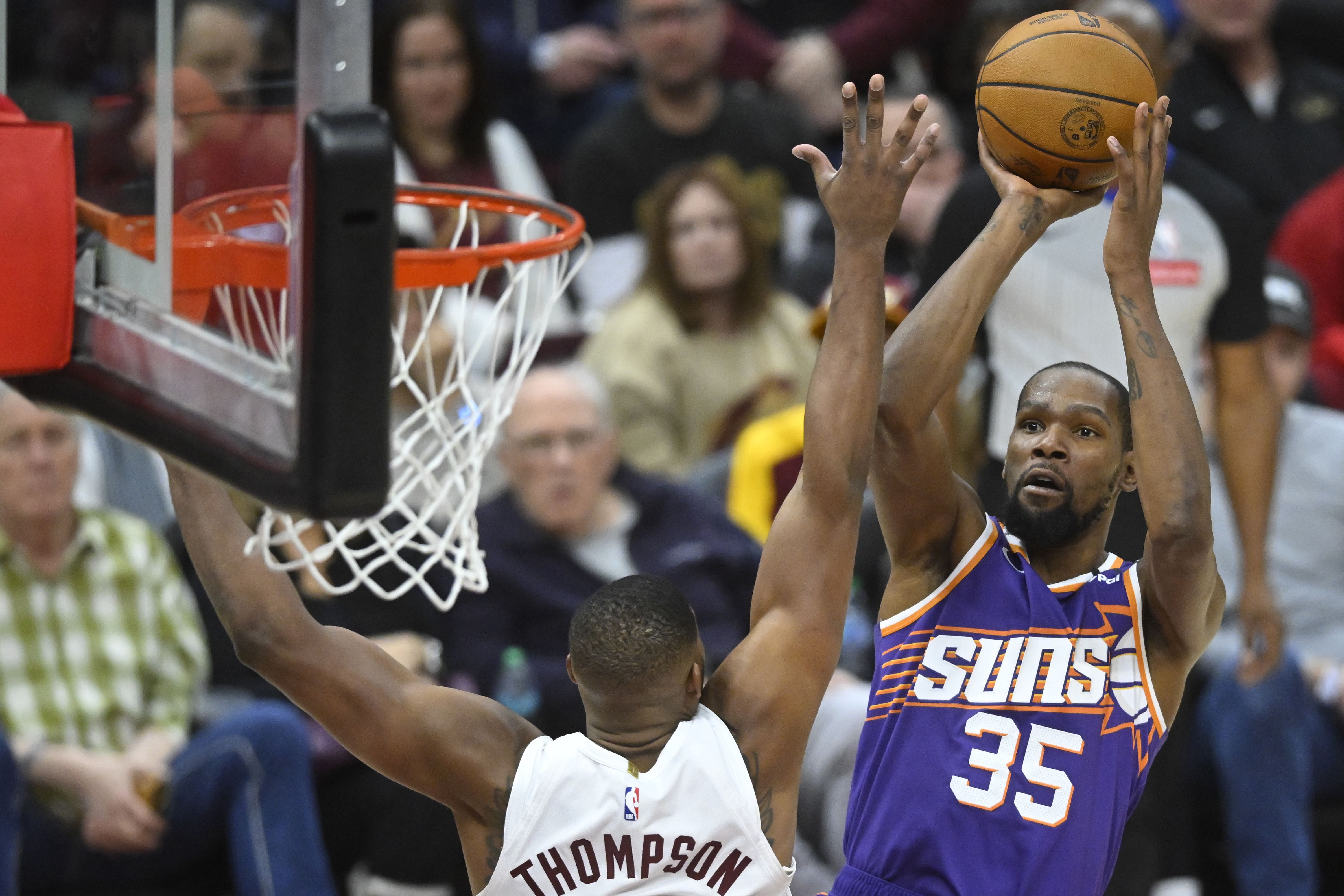 Phoenix Suns forward Kevin Durant (35) shoots during an NBA game. (Credits: IMAGN)