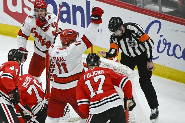 NHL: Carolina Hurricanes at Chicago Blackhawks - Source: Imagn