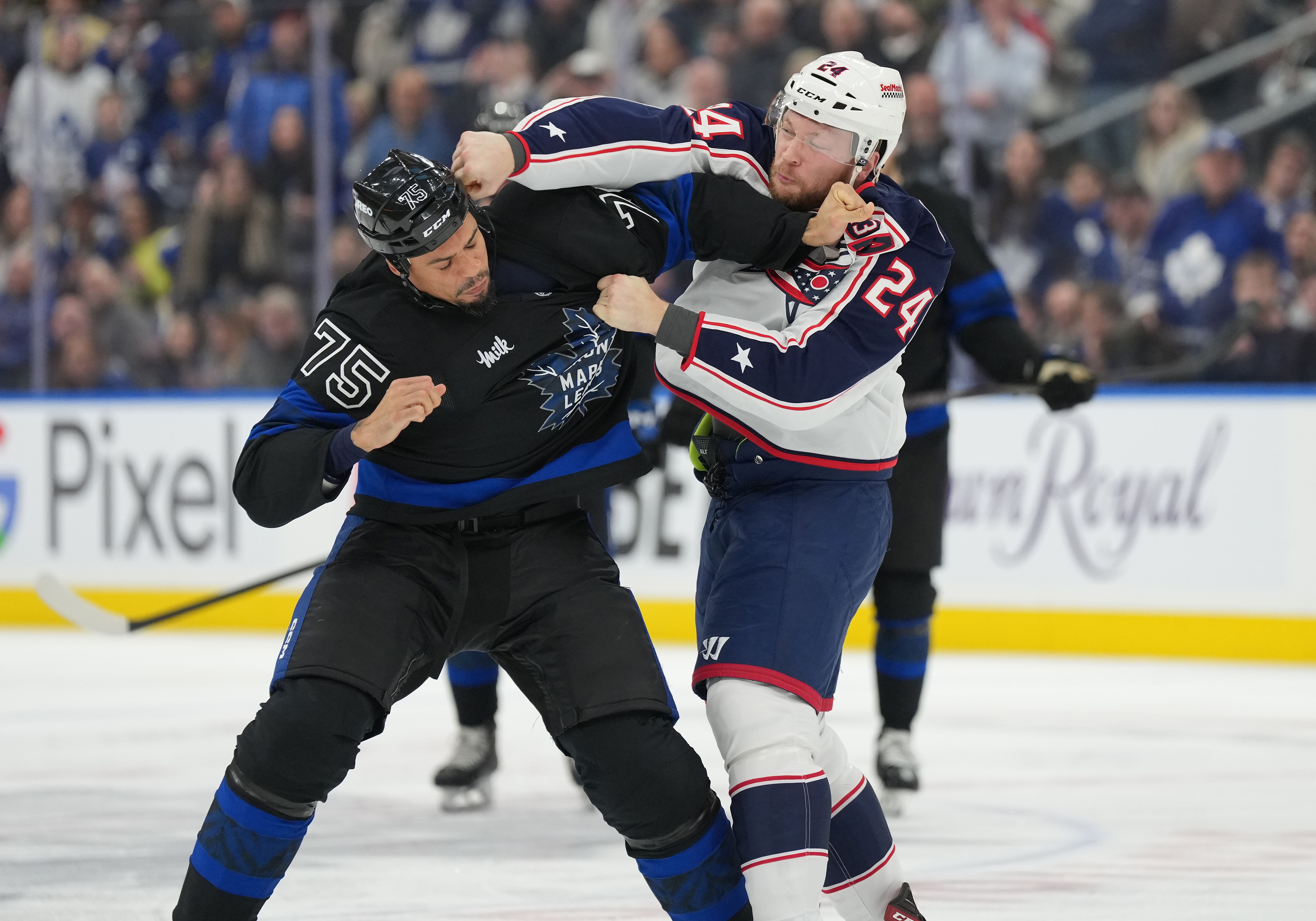 NHL: Columbus Blue Jackets at Toronto Maple Leafs - Source: Imagn