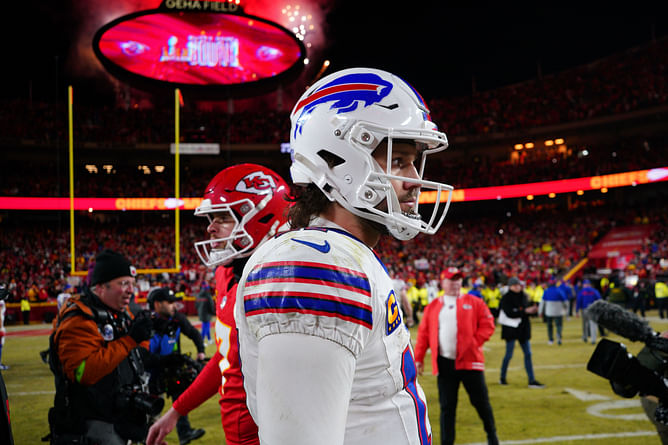 Ryan Fitzpatrick slams NFL analyst for bashing Josh Allen's game-winning attempt in AFC title heartbreaker
