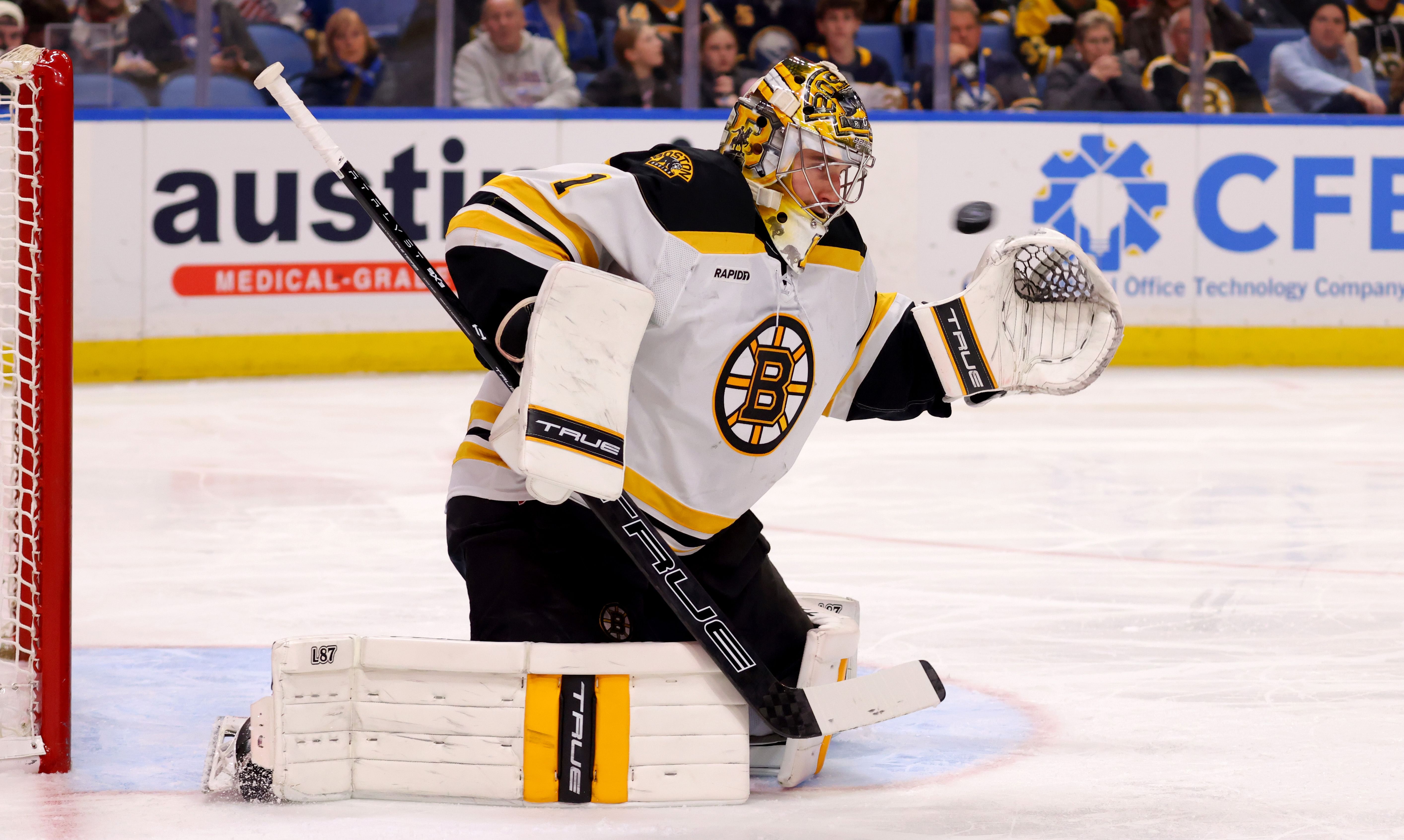 NHL: Boston Bruins at Buffalo Sabres - Source: Imagn