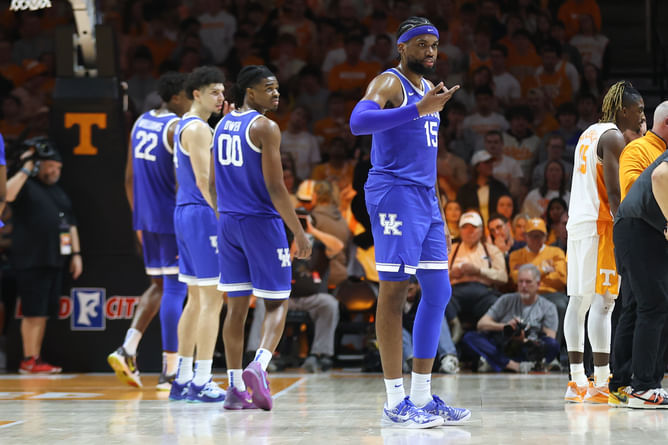 "Didn't see that one coming": College hoops fans react as Mark Pope's Kentucky pulls off major upset