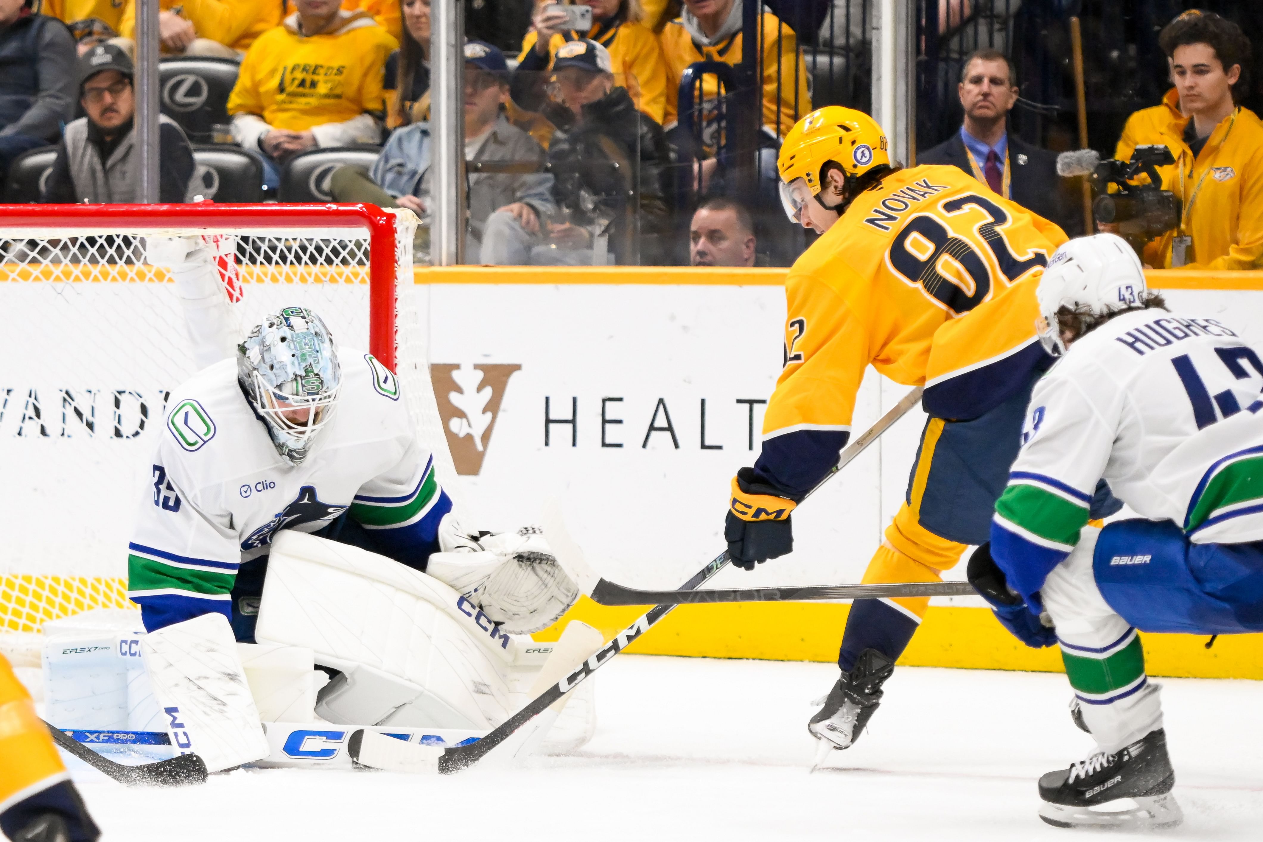 NHL: Vancouver Canucks at Nashville Predators - Source: Imagn