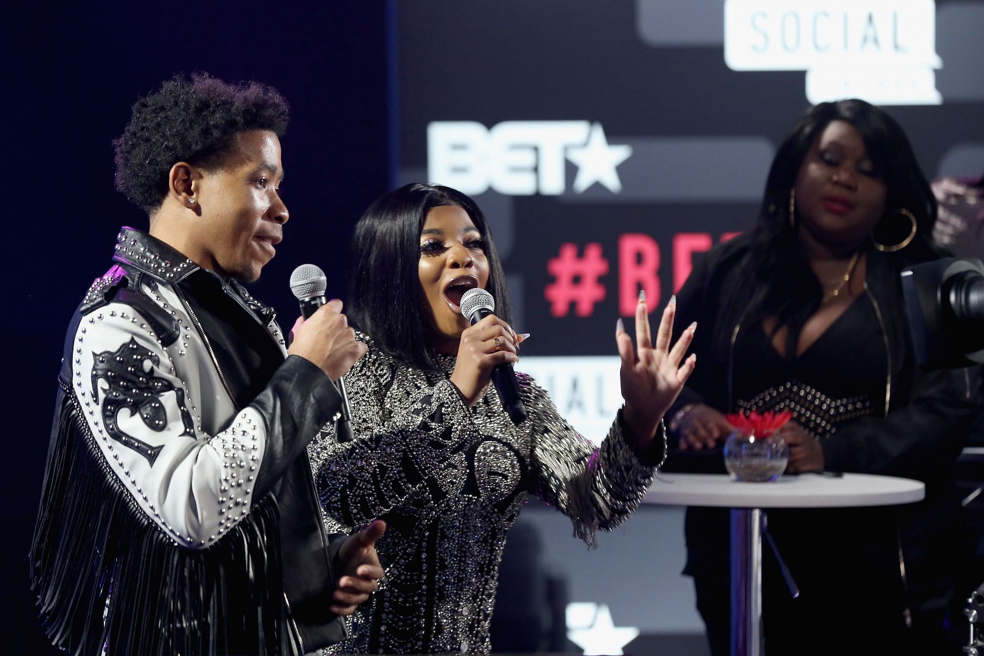 Dearra Taylor files a lawsuit against Ken Walker (Image via Getty)