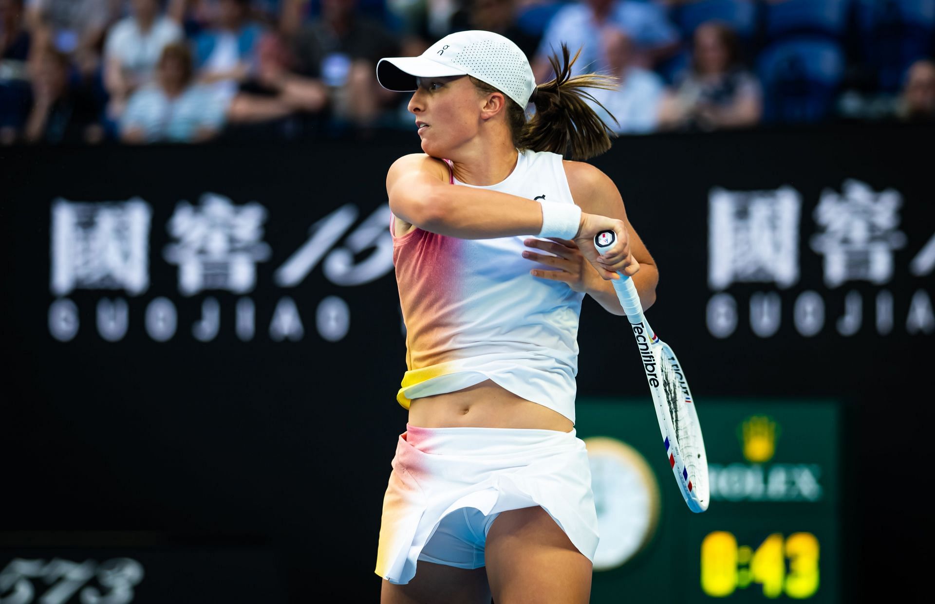 Iga Swiatek in action during her 4R match at Australian Open 2025 (Source: Getty)