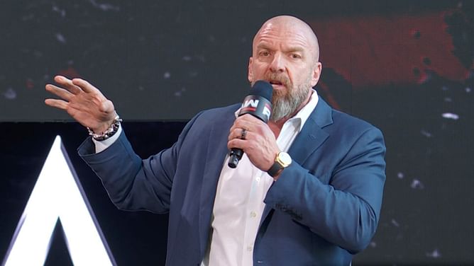 WWE veteran frustrated by dismal creative for 41-year-old former World Champion; wants him full-time on the roster (Exclusive)
