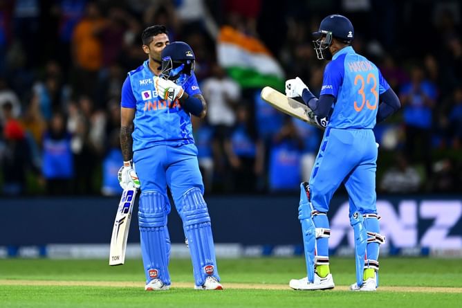 3 भारतीय बल्लेबाज जिन्होंने T20 फॉर्मेट में जड़े हैं सबसे ज्यादा छक्के, सूर्यकुमार यादव भी शामिल