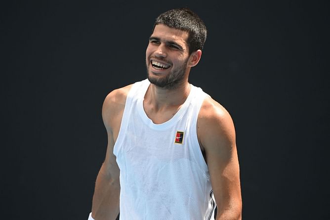Carlos Alcaraz melts hearts with adorable gesture towards delighted Australian Open security guard