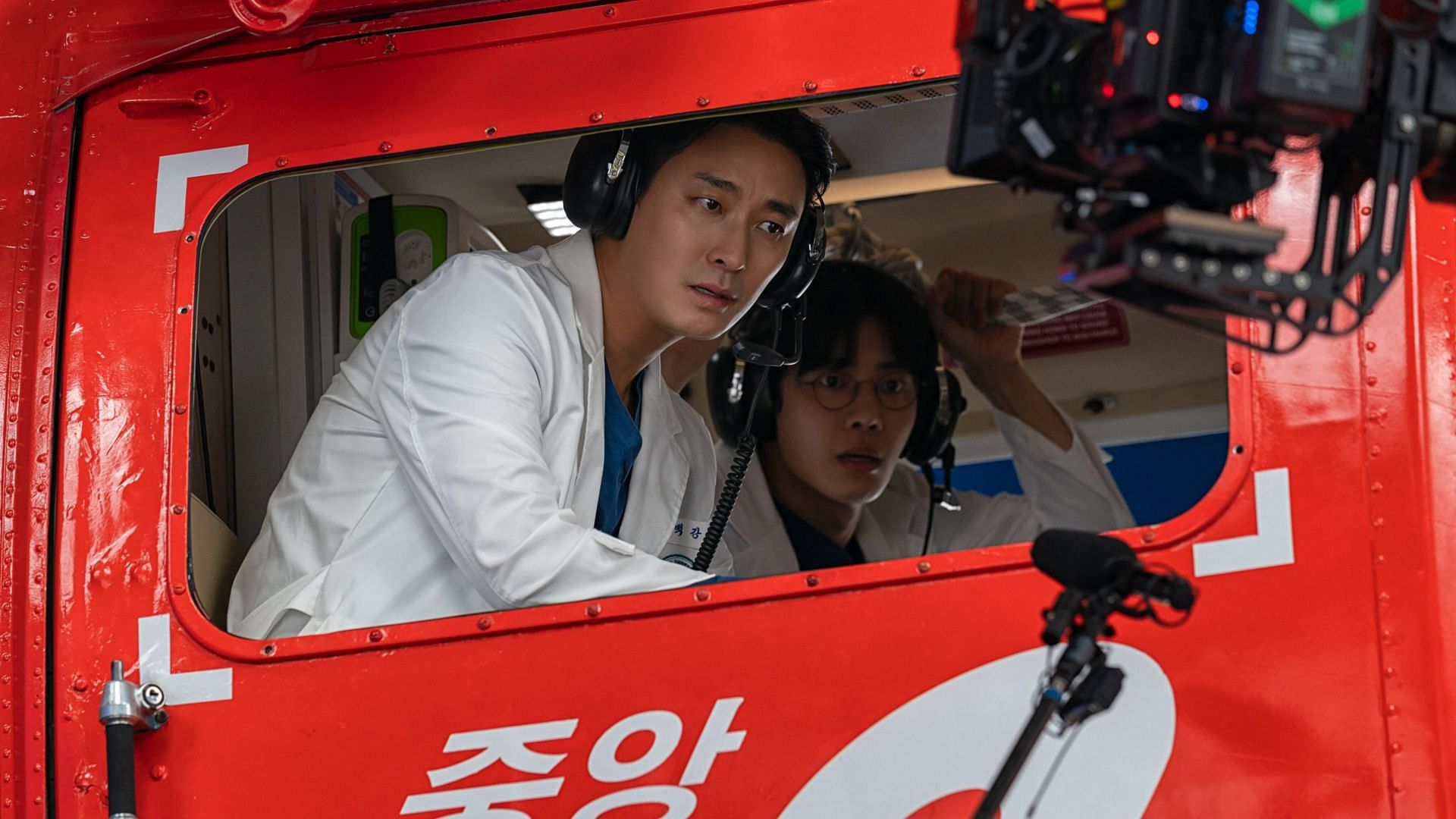 The Trauma Code: Heroes on Call Director discusses Ju Ji-hoon&rsquo;s daring helicopter scene making (Image via X/@NetflixKR)