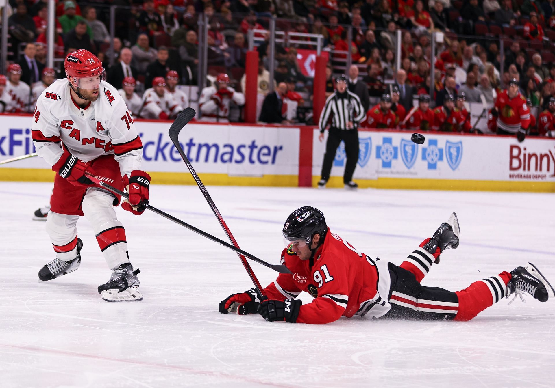 NHL: JAN 20 Hurricanes at Blackhawks - Source: Getty