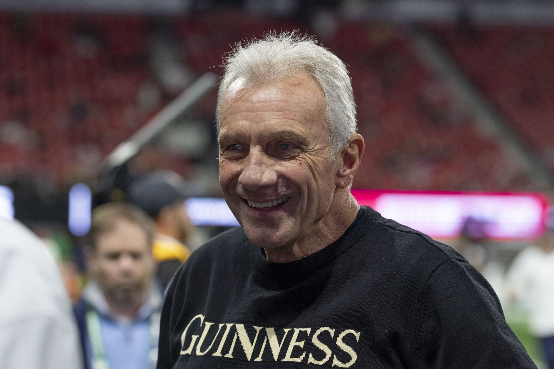 Joe Montana on the sideline prior to a game - Source: Getty