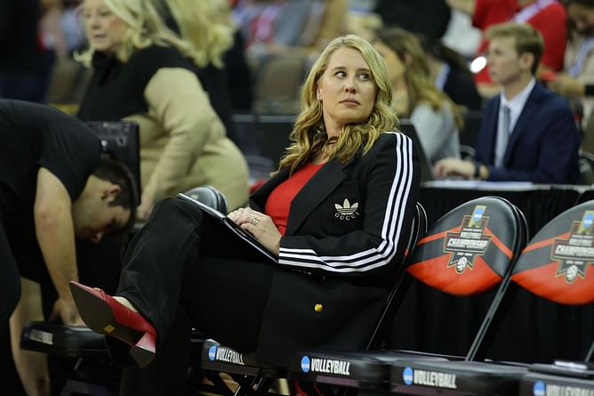 Dani Busboom Kelly makes her feelings known as she leaves Louisville volleyball to join Nebraska Cornhuskers as the head coach