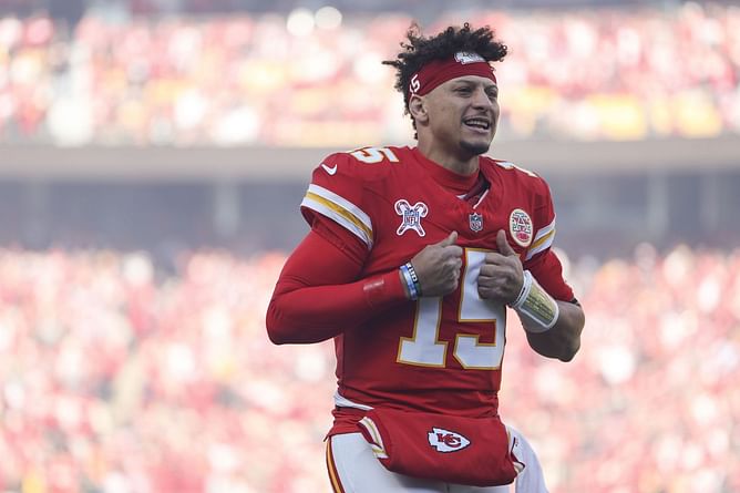 Former NFL MVP raises possibility of Patrick Mahomes signing blockbuster $70,000,000 a year deal