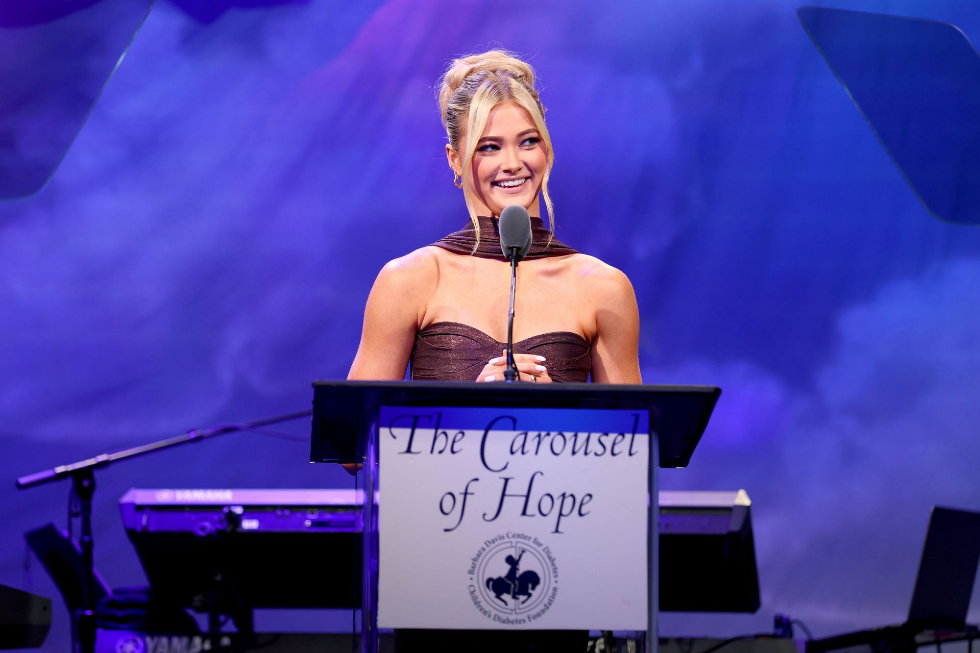 In Picture: Stephen Nedoroscik&#039;s dance partner, Rylee Arnold, speaks at the Carousel Of Hope Ball - (Source: Getty)