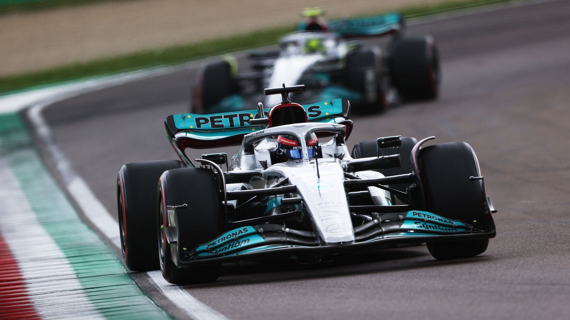 George Russell leads Lewis Hamilton during F1 Grand Prix of Emilia Romagna - Sprint - Source: Getty