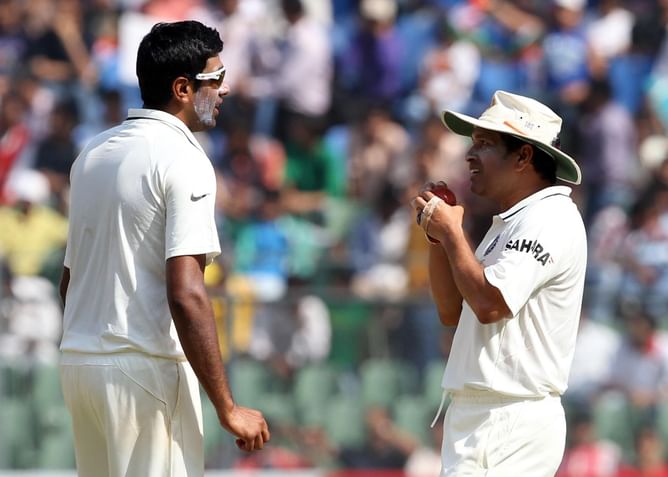 "Liking one player more doesn't mean you go on abusing others" - R Ashwin calls out social media fan wars with Tendulkar-Dravid example