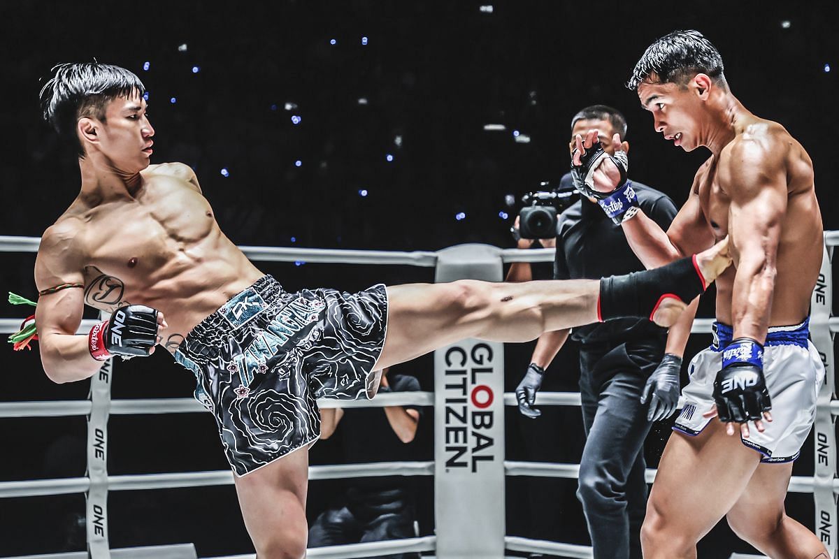 Tawanchai (left), Superbon (right) [Photo via ONE Championship]