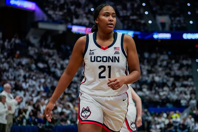 Sarah Strong stats today - How did UConn star fare vs Marquette? (Jan. 1)