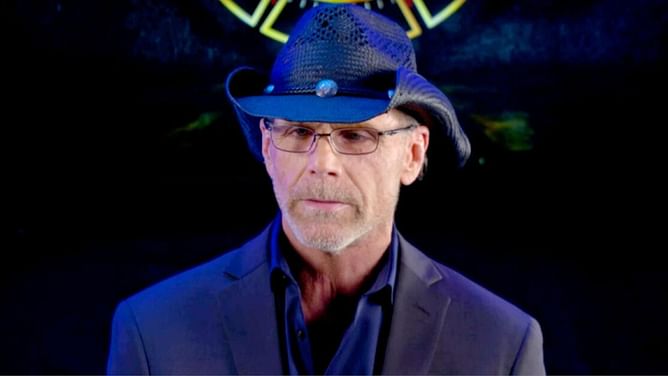 [VIDEO] Shawn Michaels gets physical after WWE star fires serious shots at Saturday Night's Main Event; tunes up the band for 1 more Sweet Chin Music