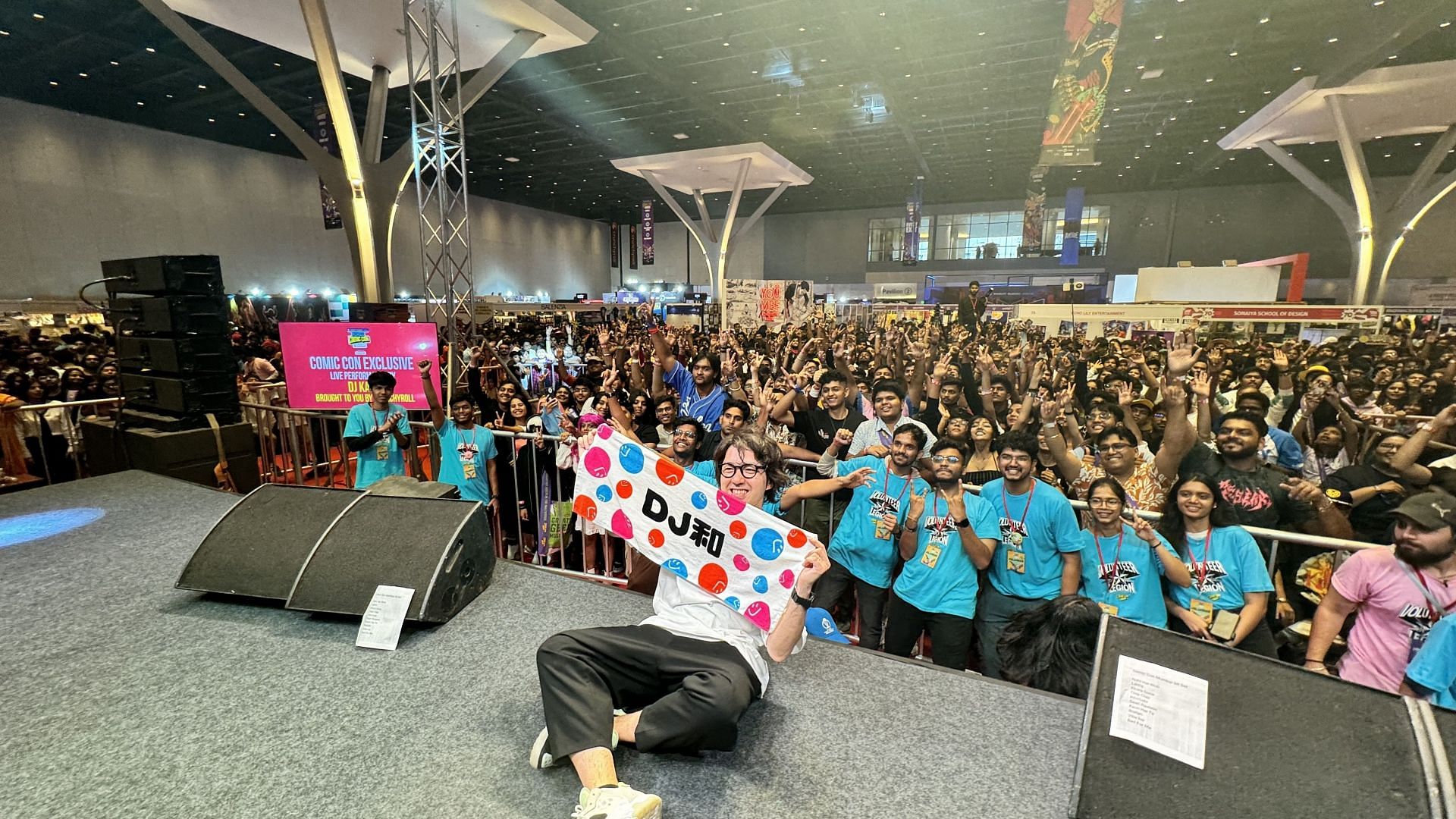 DJ Kazu performing at Comic Con (Image via Crunchyroll)