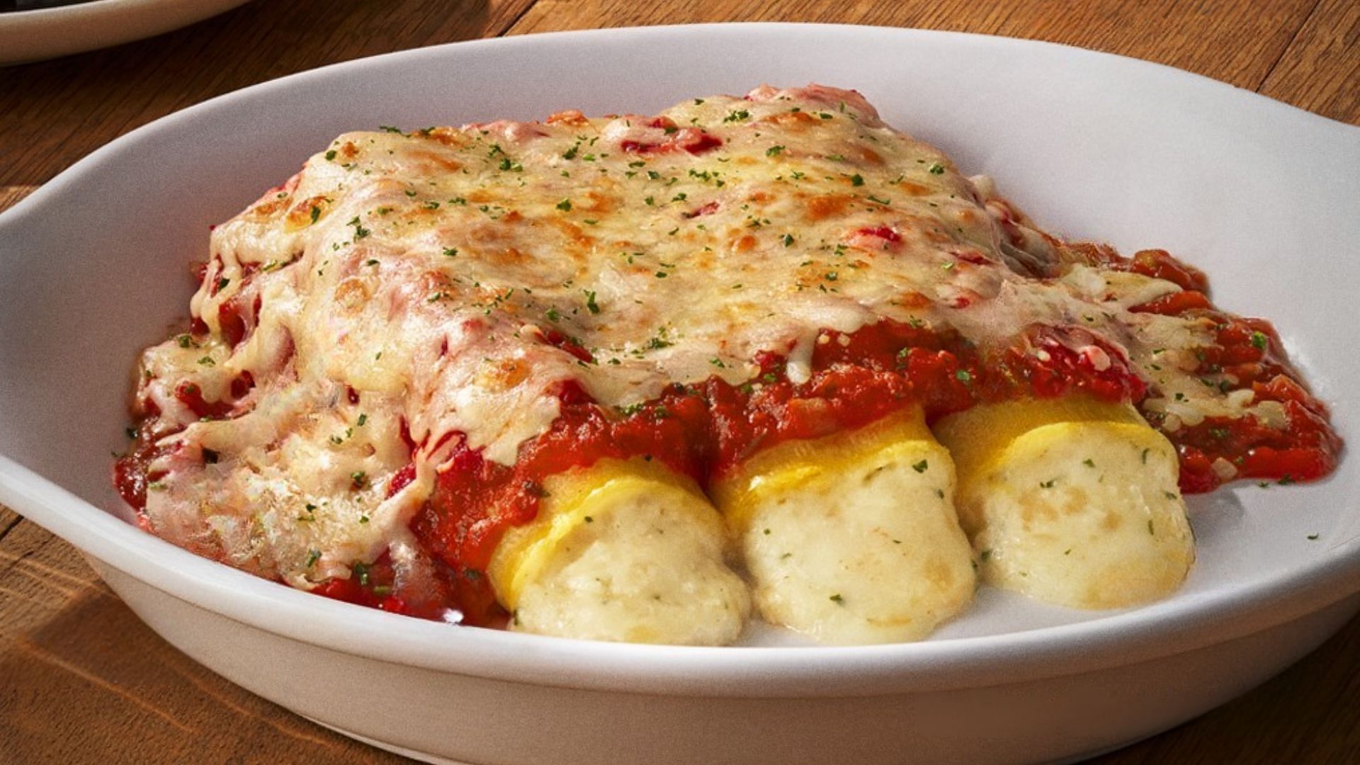 The Four-Cheese Manicotti (Image via Instagram/@olivegarden)