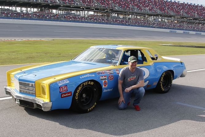 "I want to time travel": Dale Earnhardt Jr. opens up as 49-year-old picture of Dale Sr. sparks hidden desire
