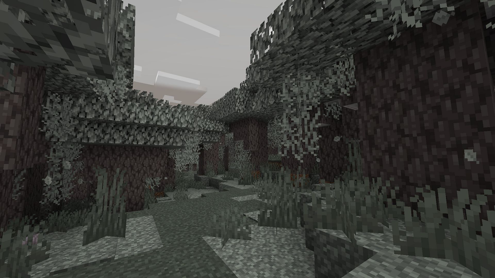 The pale garden is a spooky biome (Image via Mojang Studios)