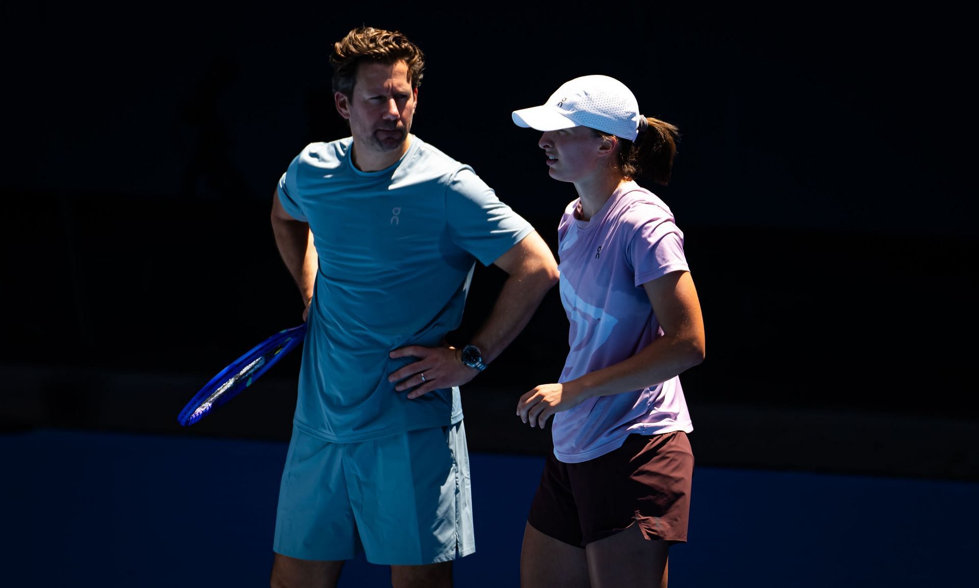 Iga Swiatek and coach Wim Fissette during a practice session. Source: Getty