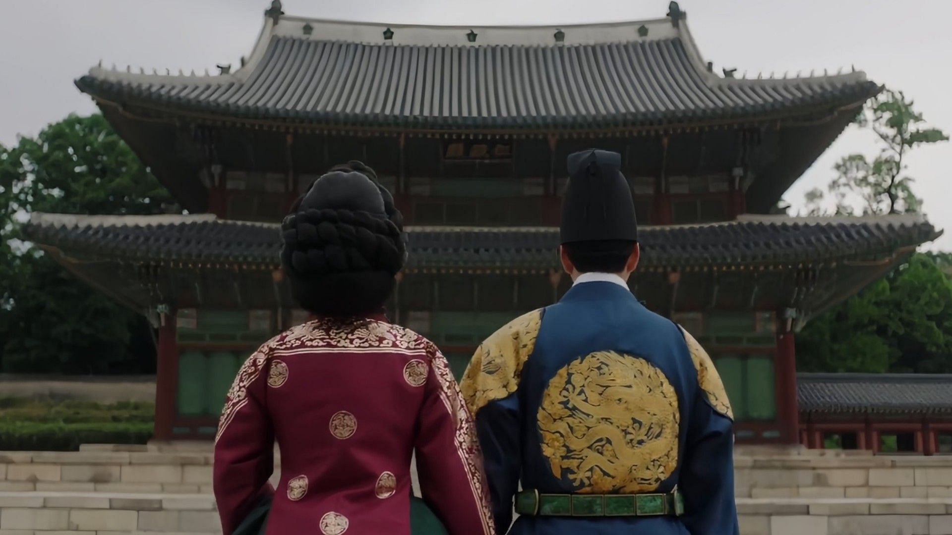 A still from The Queen Who Crowns (Image via Viki)