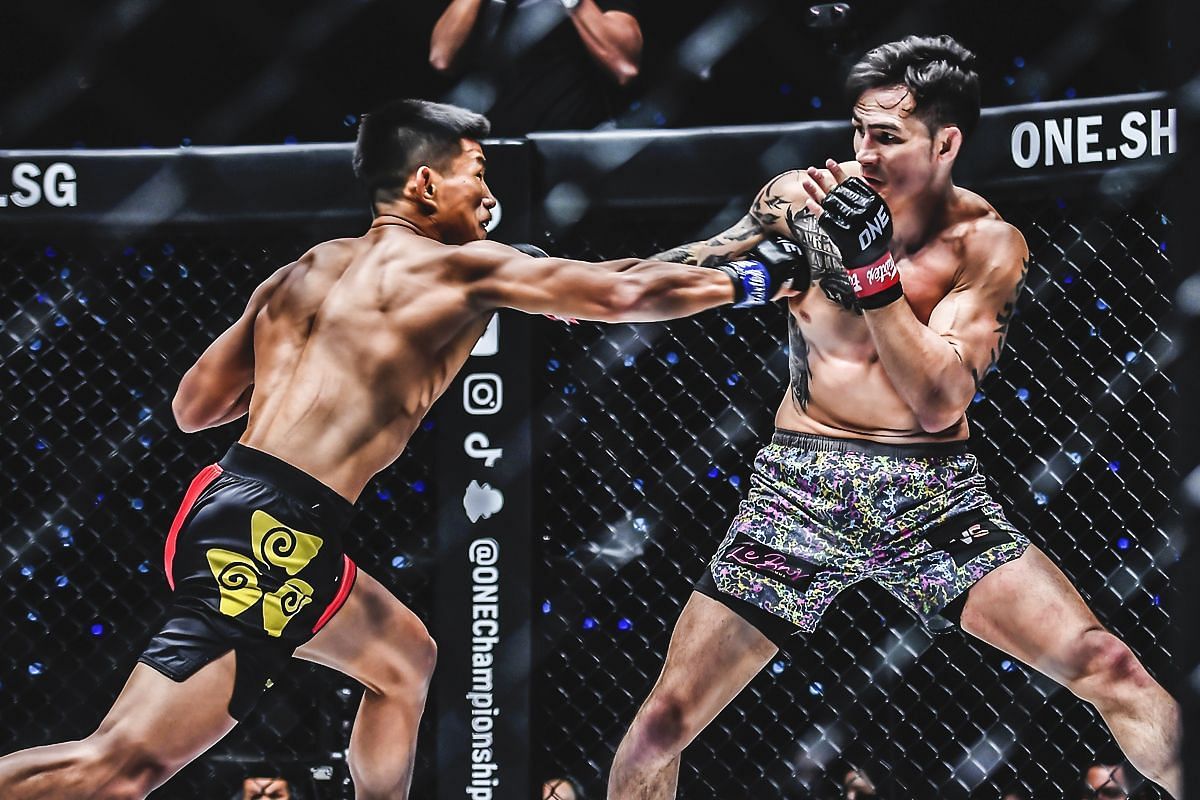 Tang Kai (L) vs Thanh Le (R) - Photo by ONE Championship