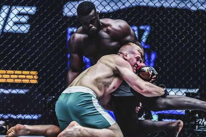 WATCH: Heavyweight MMA king Oumar ‘Reug Reug’ Kane displays uncanny athleticism in KO finish of Batradz Gazzaev