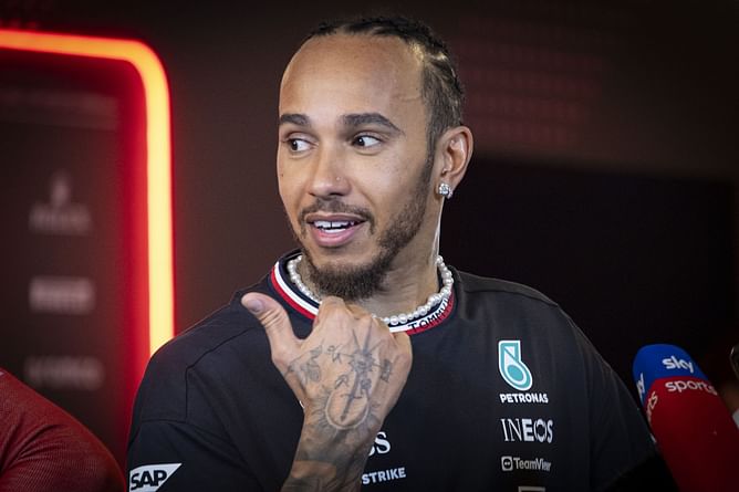 F1 legend drops a 4-word reaction to Lewis Hamilton's social media post