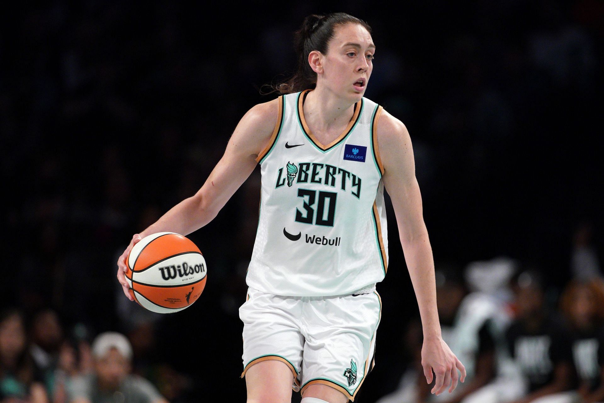 Breanna Stewart (#30) of the New York Liberty dribbles the ball against the Minnesota Lynx at Barclays Center on September 15, 2024, in New York City. Photo: Getty