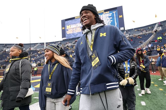 Photo: Star Michigan signee Bryce Underwood shares a snap with Arkansas Razorbacks signee Darius Acuff