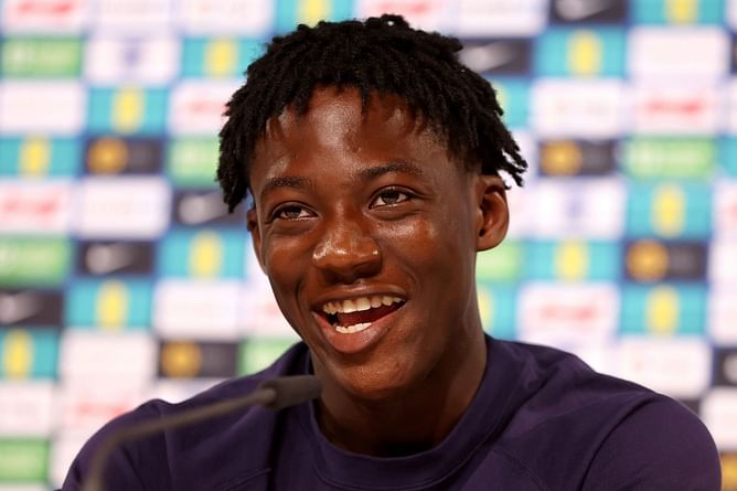 "Doubt he would be missed too much if he were to go" - Pundit urges Manchester United to keep hold of Kobbie Mainoo over one other key player