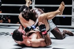 “Hell of a fight” - Fans try to catch their breath watching the pace heavyweights ‘Reug Reug’ and ‘Buchecha’ unleashed in Bangkok