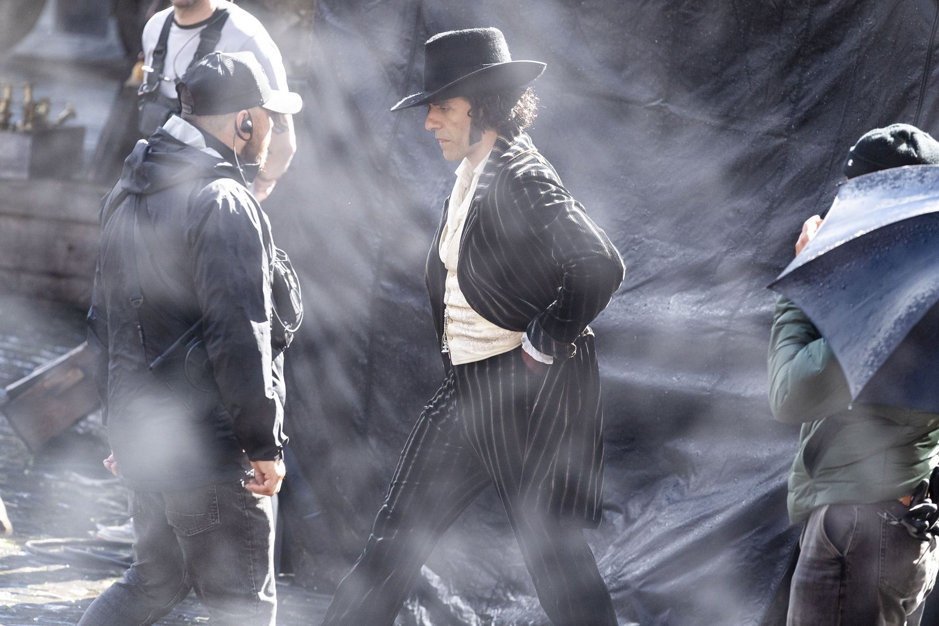 Oscar Isaac on set of the Netflix's upcoming Frankenstein film in Edinburgh (Image via Getty)