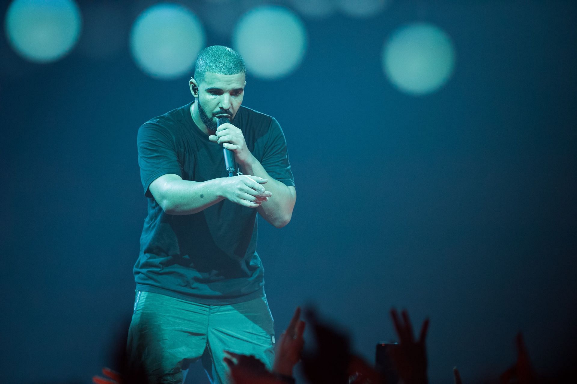 Drake Performs At  l