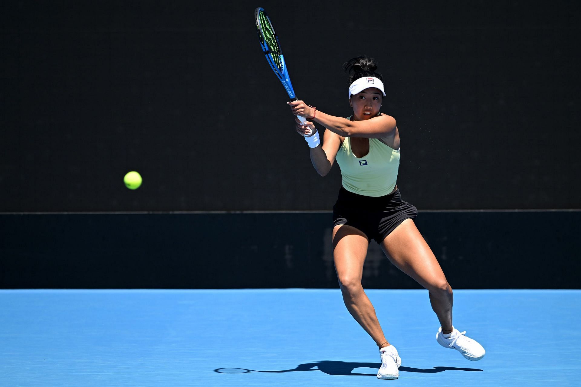 Ann Li hits a backhand at Hobert International 2025 (Source: Getty)