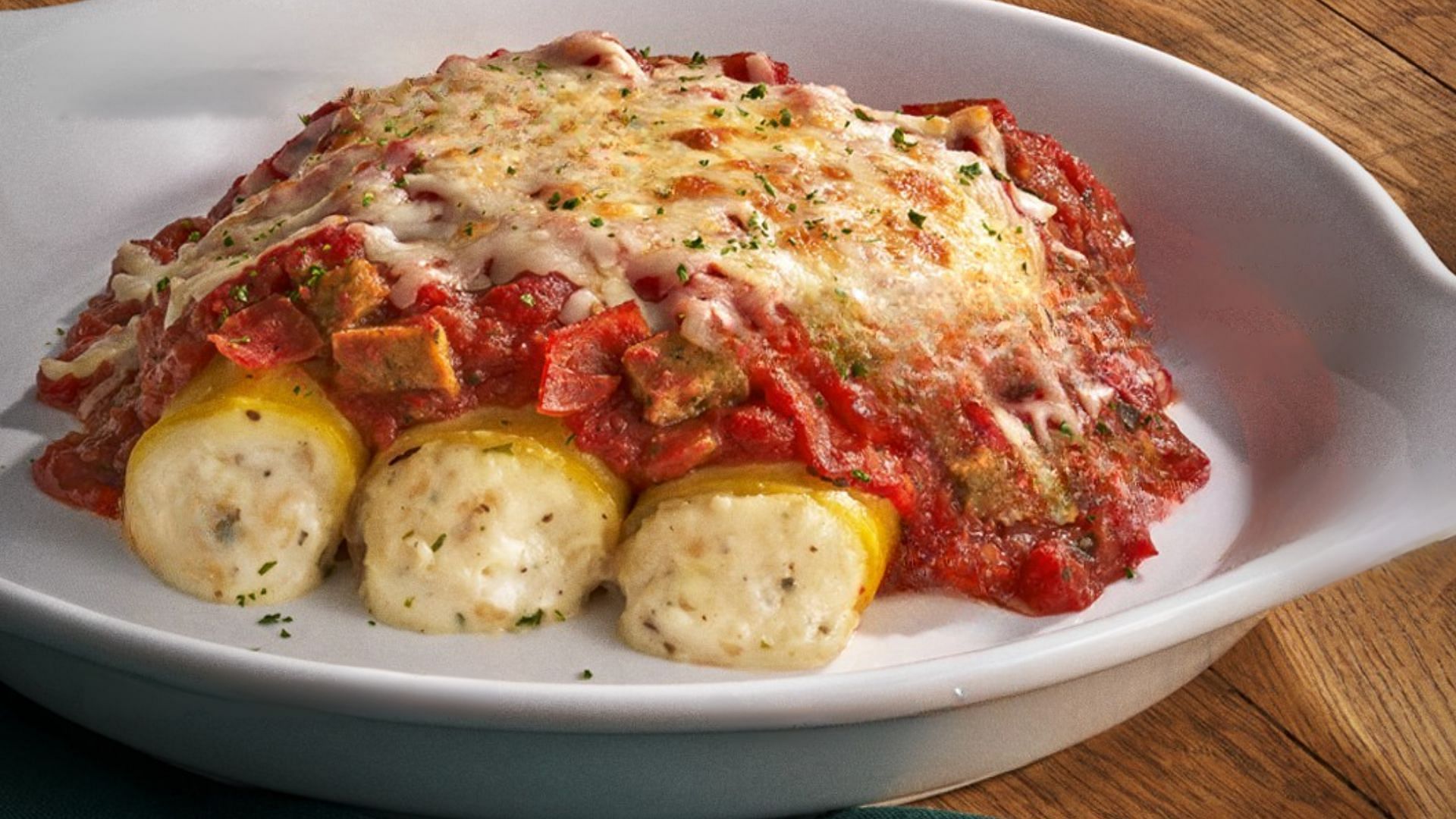 The Three-Meat Manicotti (Image via Instagram/@olivegarden)