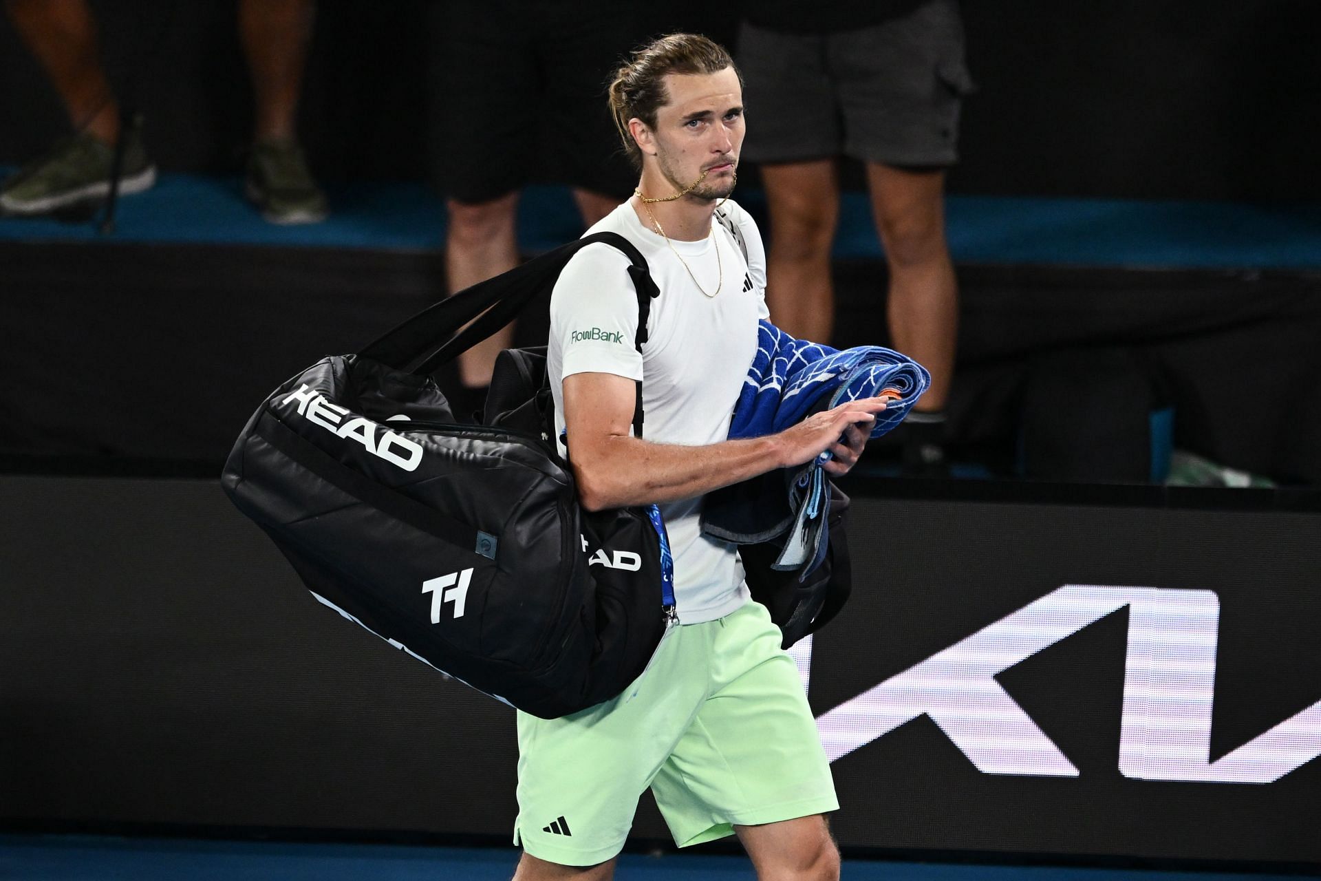 Alexander Zverev leaving the court after losing to Daniil Medvedev in the 2024 Australian Open semifinals (Source: Getty)