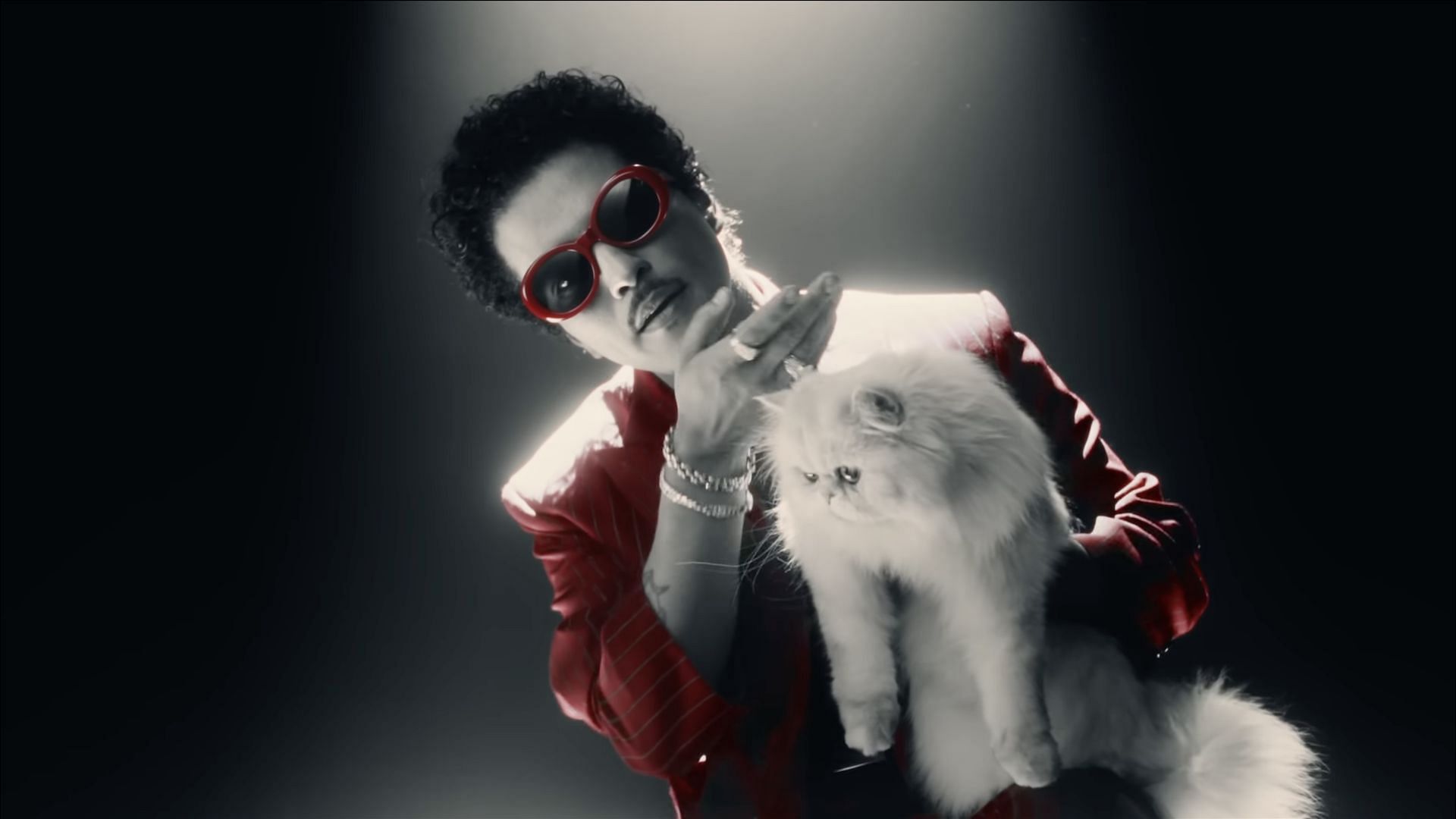 Bruno Mars in the official music video for &#039;Fat, Juicy, &amp; Wet&#039; (Image via YouTube/@SexyyRed)