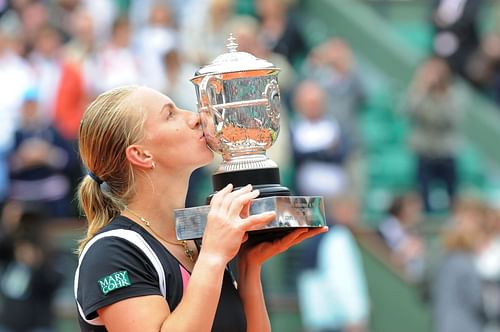 Svetlana Kuznetsova celebrating her 2009 French Open women's singles title triumph(Source: Getty)