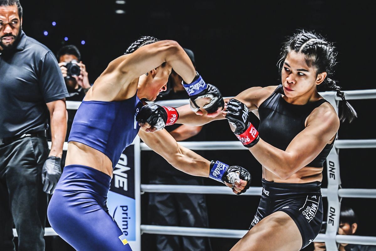 Denice Zamboanga fighting Alyona Rassohyna | Image credit: ONE Championship