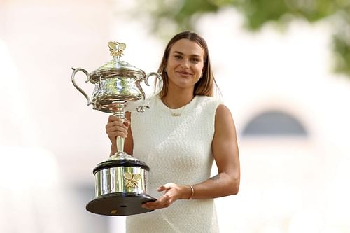 Aryna Sabalenla with the 2024 Australian Open Women's Trophy [Image Source: Getty)