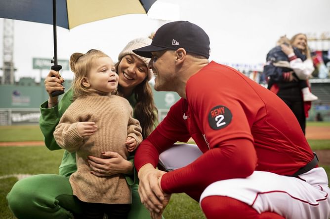 Kike Hernandez's wife Mariana sends 4-word response to ex-Dodgers star's heartfelt birthday wish